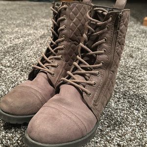 Quilted detail lace up combat boots